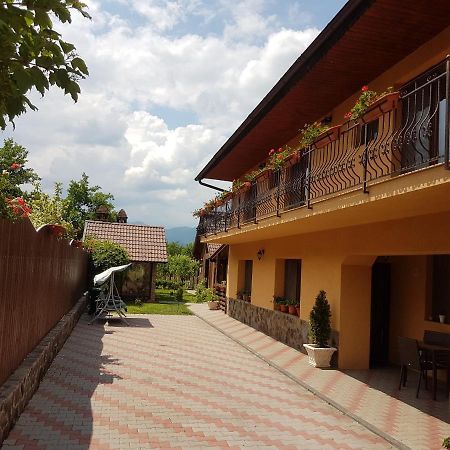 Casa Ovesia Villa Sacele Bagian luar foto